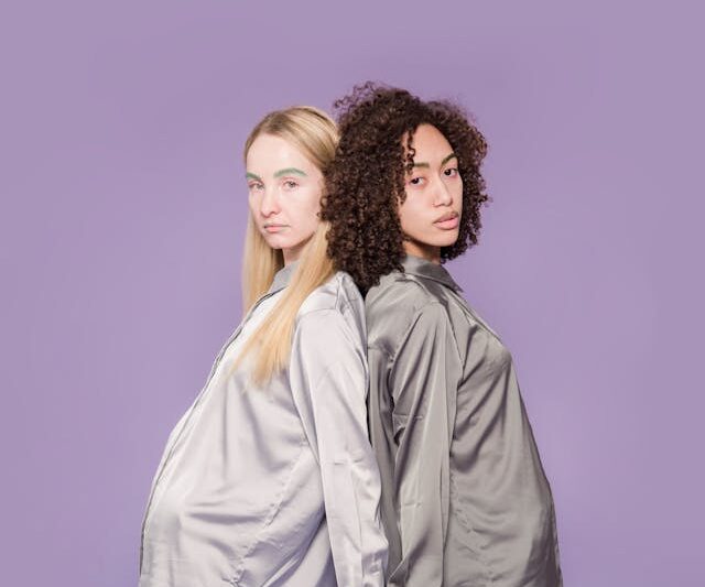 Koszule damskie – elegancja w każdym wydaniu. Marka Wólczanka inspiruje kobiety