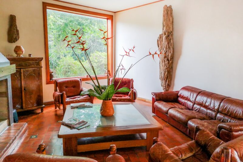 Dekoracja ściany w salonie: inspiracje i pomysły