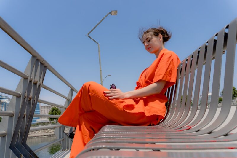 Kombinezon: jakie buty wybrać?